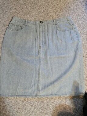 Vintage First Issue Liz Claiborne Denim Skirt Size 12